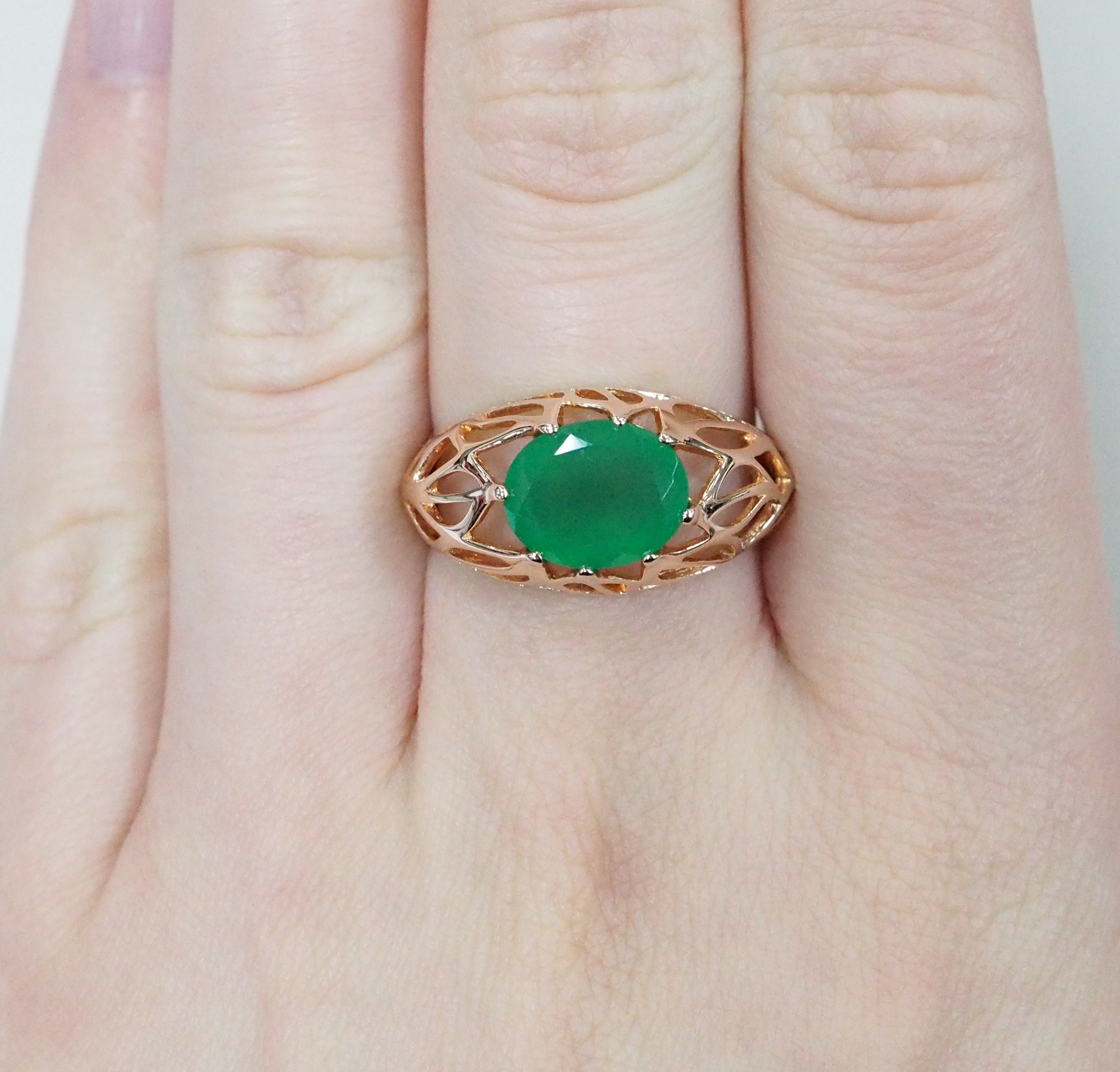 Серебряное кольцо 925 пробы; вставки 1 Агат зеленый нат.;